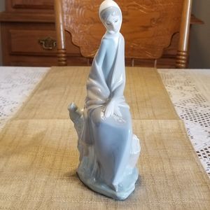 Vintage Lladro Nao Figurine